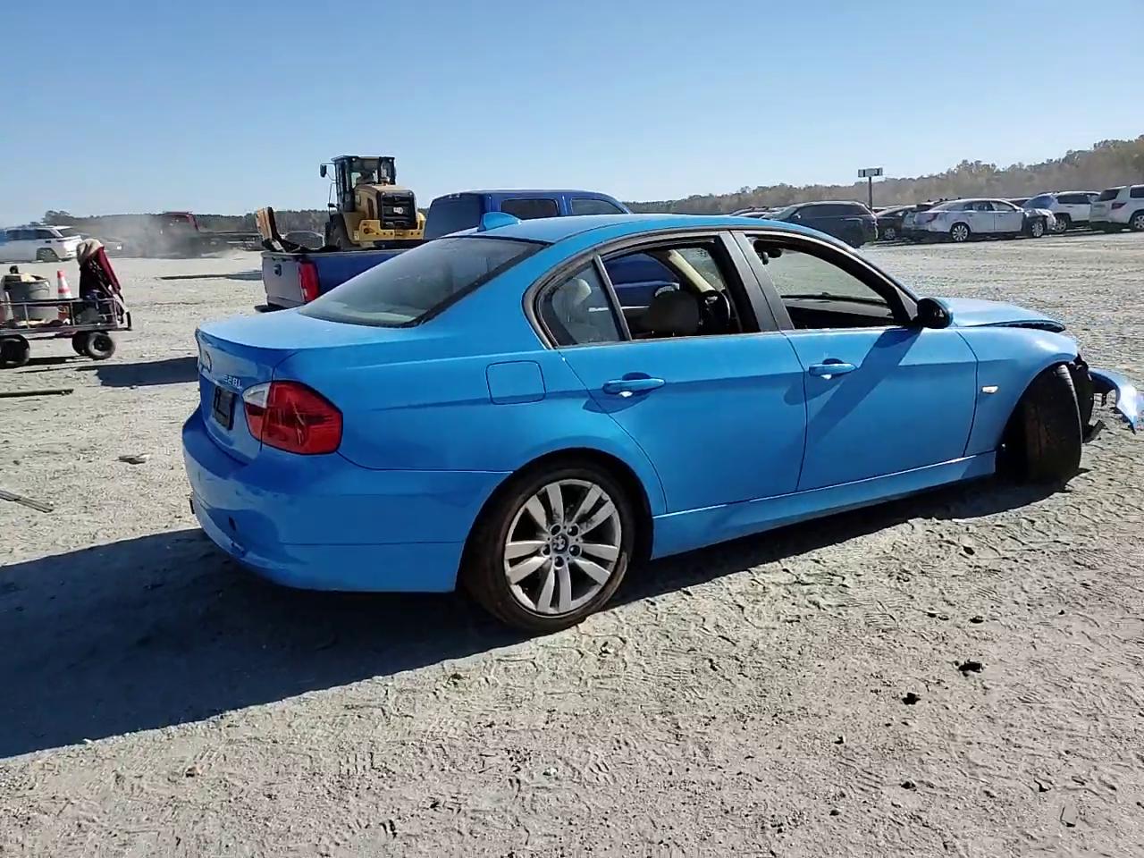 Фото: WBAVA33527PV64260