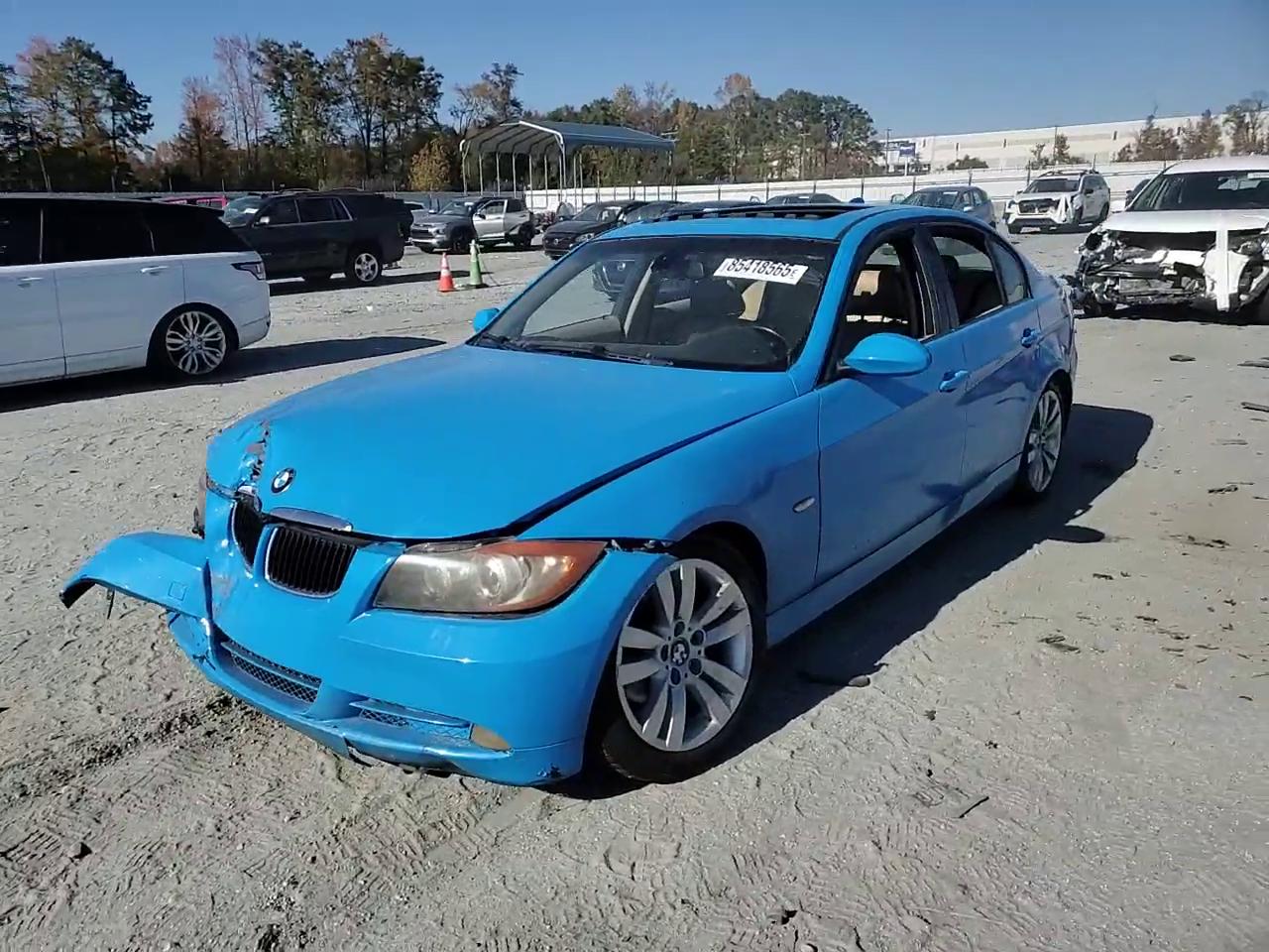 Фото: WBAVA33527PV64260