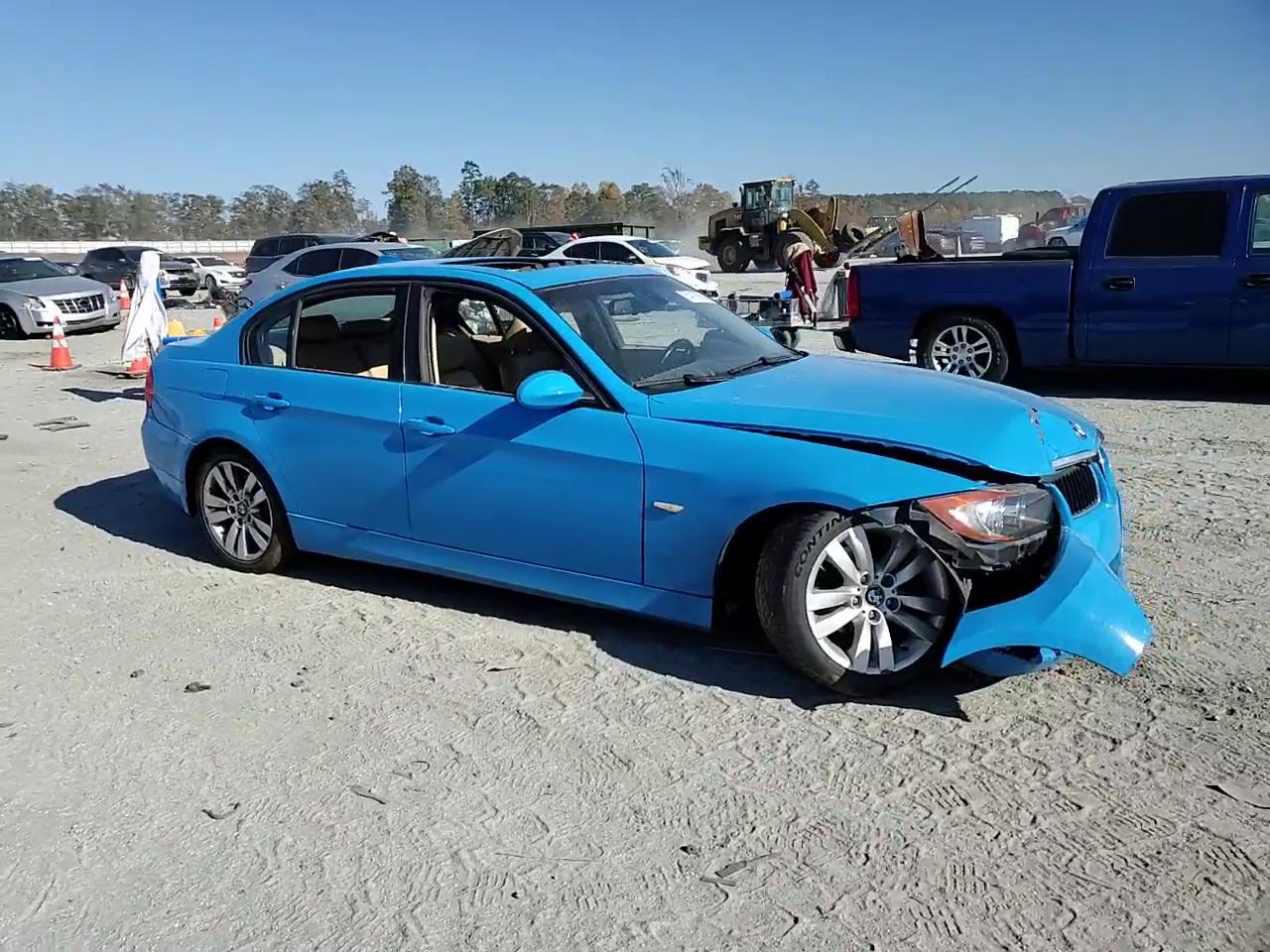 Фото: WBAVA33527PV64260