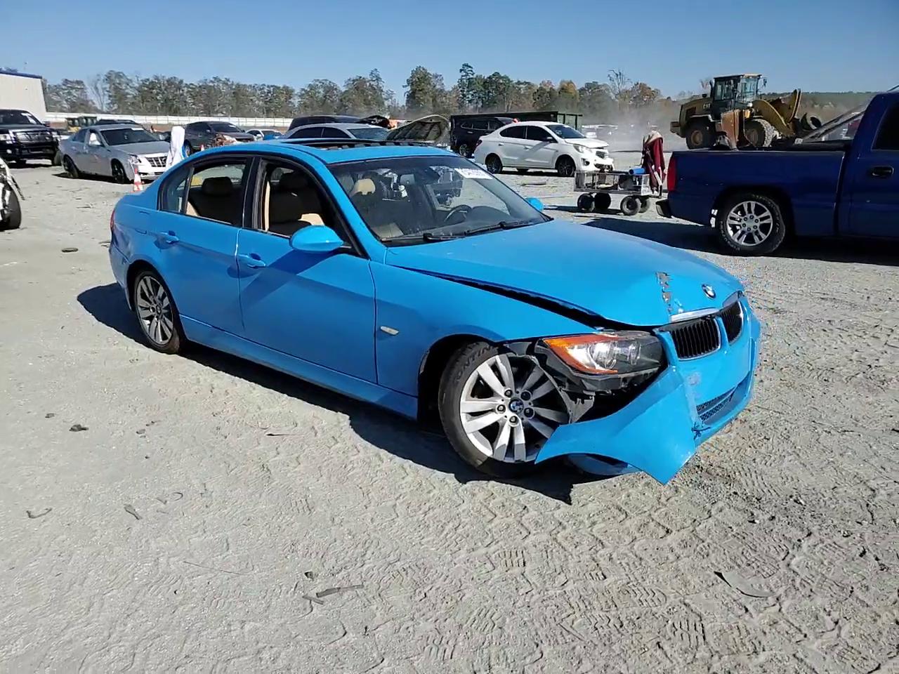 Фото: WBAVA33527PV64260