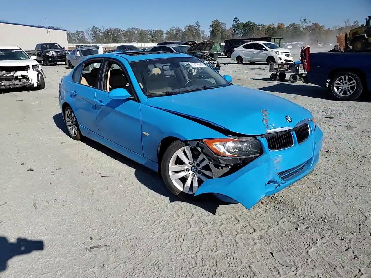 Фото: WBAVA33527PV64260