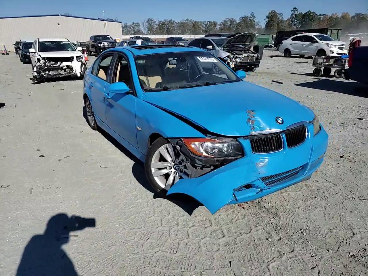 Фото: WBAVA33527PV64260