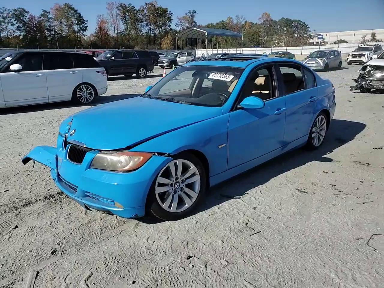 Фото: WBAVA33527PV64260