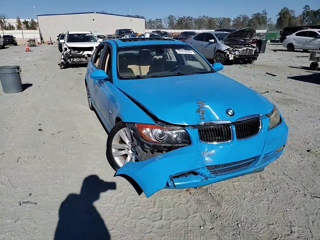 Фото: WBAVA33527PV64260