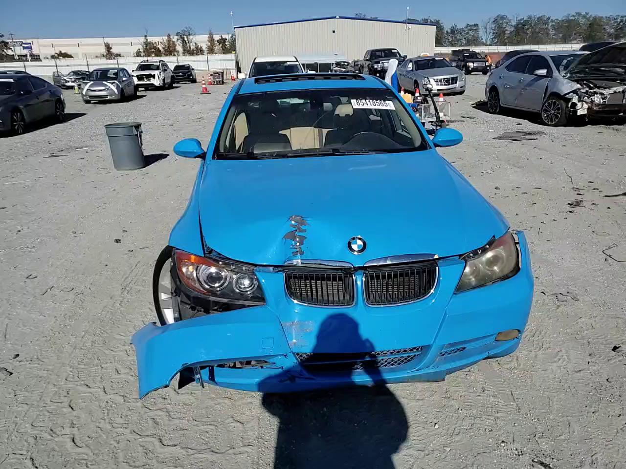 Фото: WBAVA33527PV64260