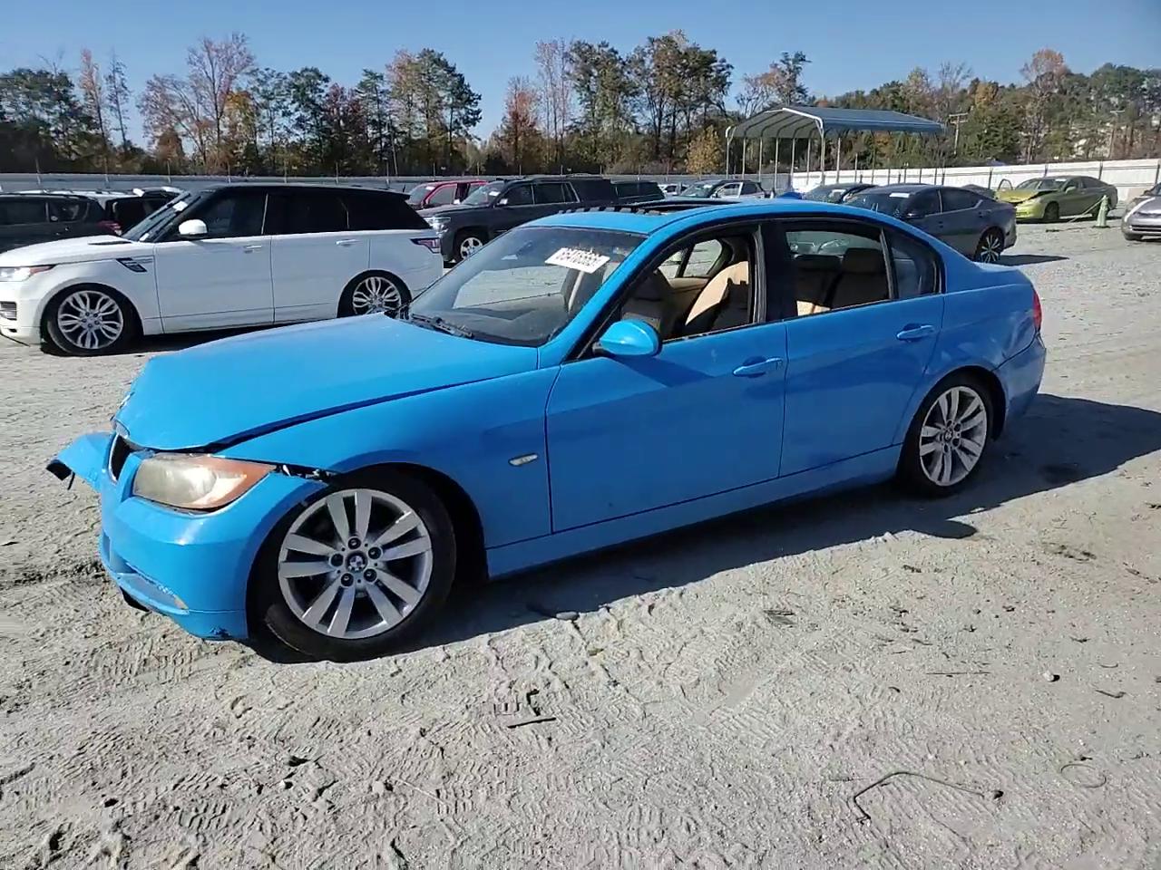 Фото: WBAVA33527PV64260