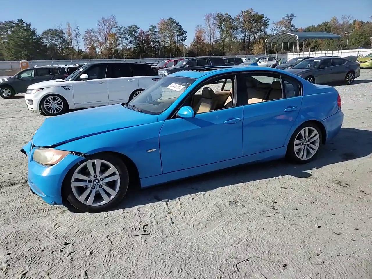 Фото: WBAVA33527PV64260