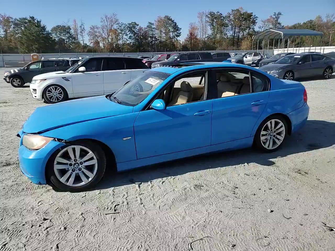 Фото: WBAVA33527PV64260