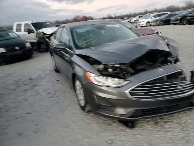 2019 Ford Fusion S VIN: 3FA6P0G76KR212984 Lot: 94502995