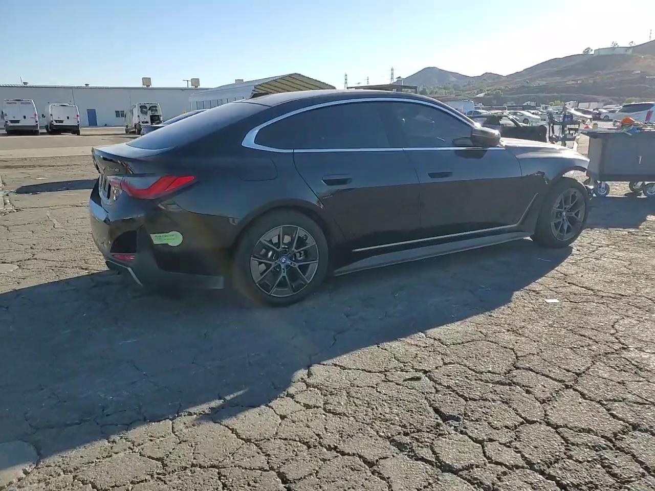 Фото: WBY73AW02PFP68460