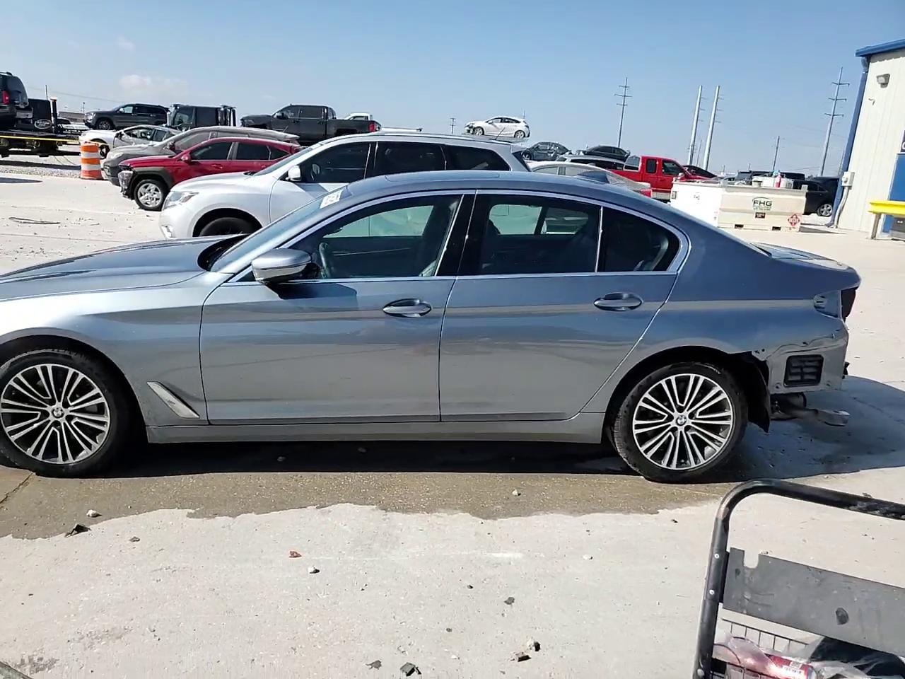 Фото: WBAJE5C52KWW03121