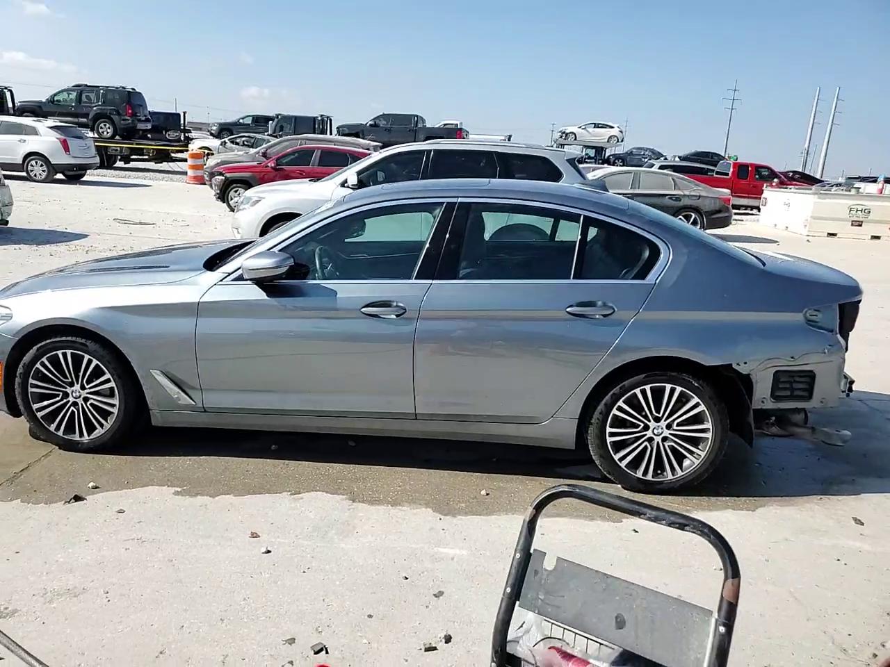 Фото: WBAJE5C52KWW03121