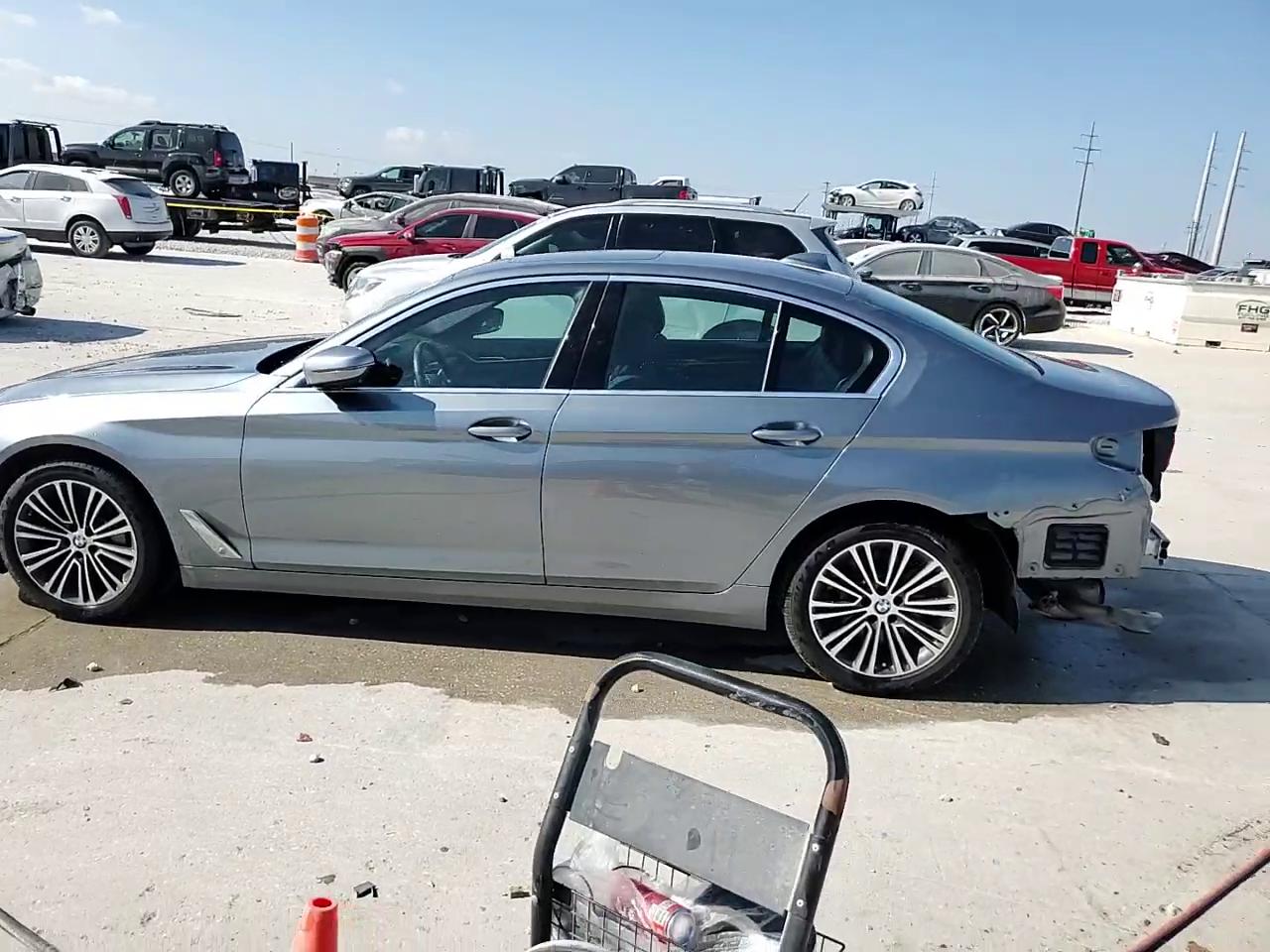 Фото: WBAJE5C52KWW03121