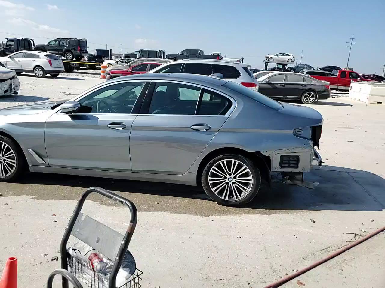 Фото: WBAJE5C52KWW03121