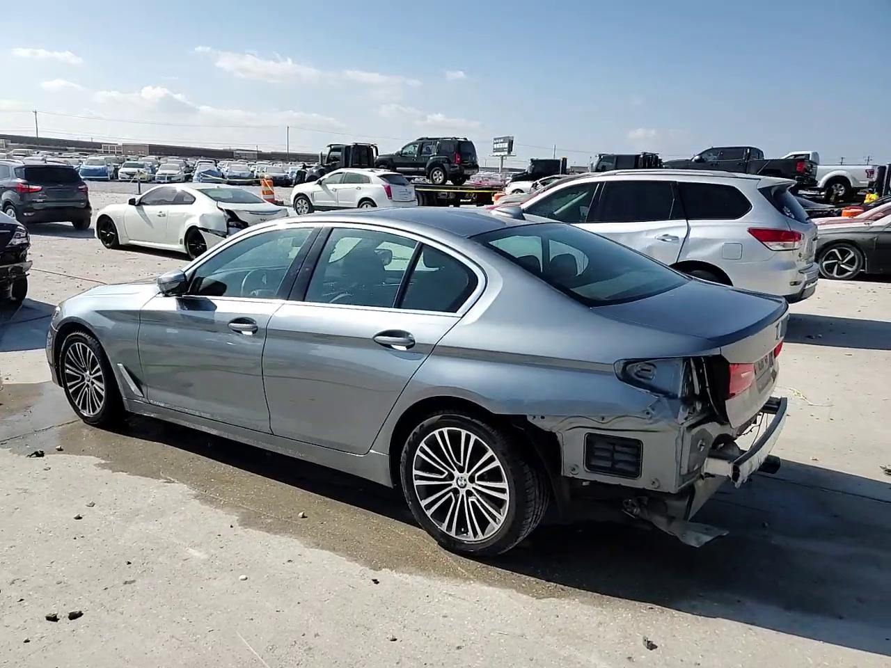 Фото: WBAJE5C52KWW03121