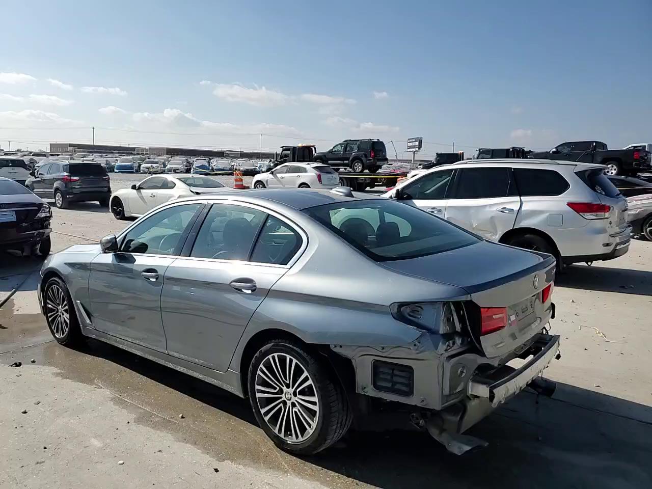 Фото: WBAJE5C52KWW03121