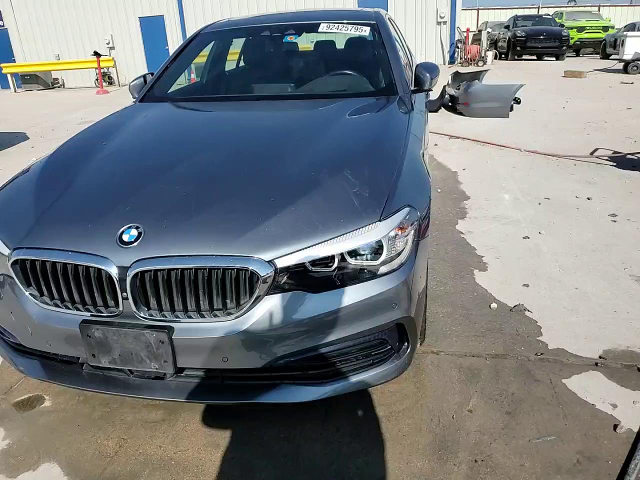 Фото: WBAJE5C52KWW03121