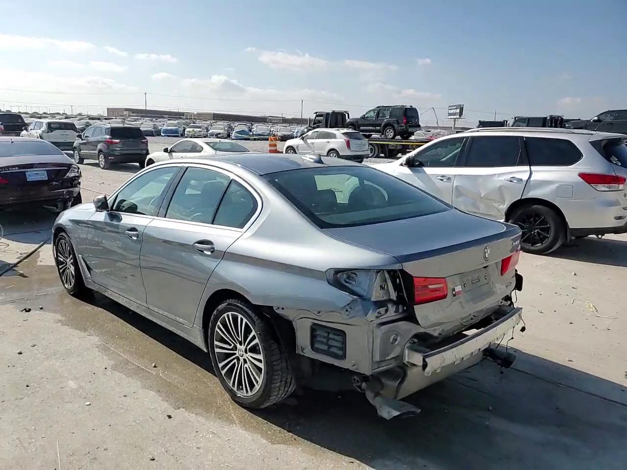 Фото: WBAJE5C52KWW03121