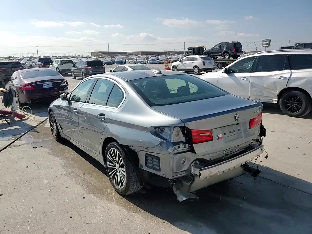 Фото: WBAJE5C52KWW03121