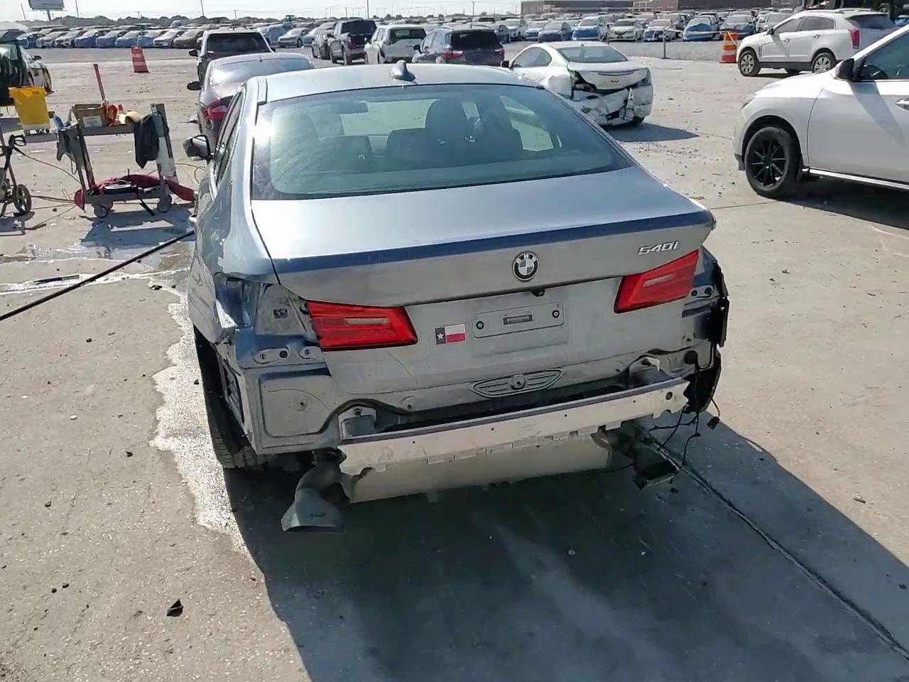 Фото: WBAJE5C52KWW03121