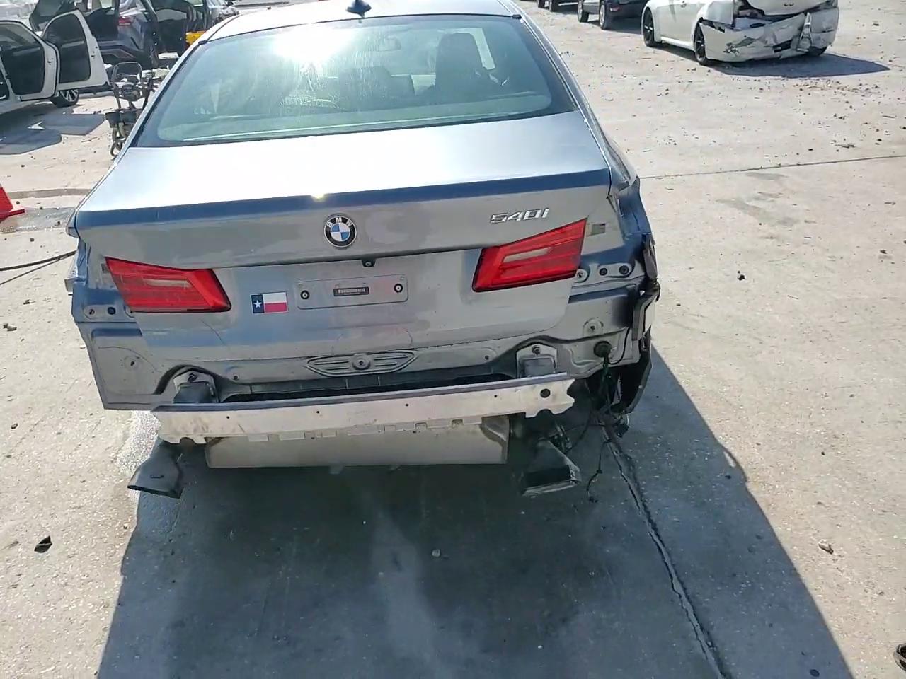 Фото: WBAJE5C52KWW03121