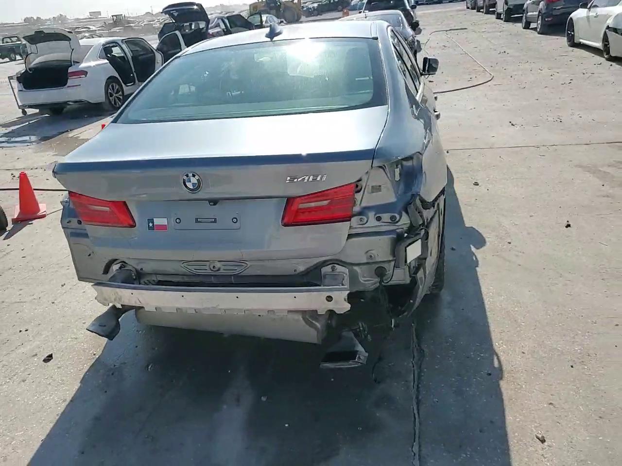 Фото: WBAJE5C52KWW03121