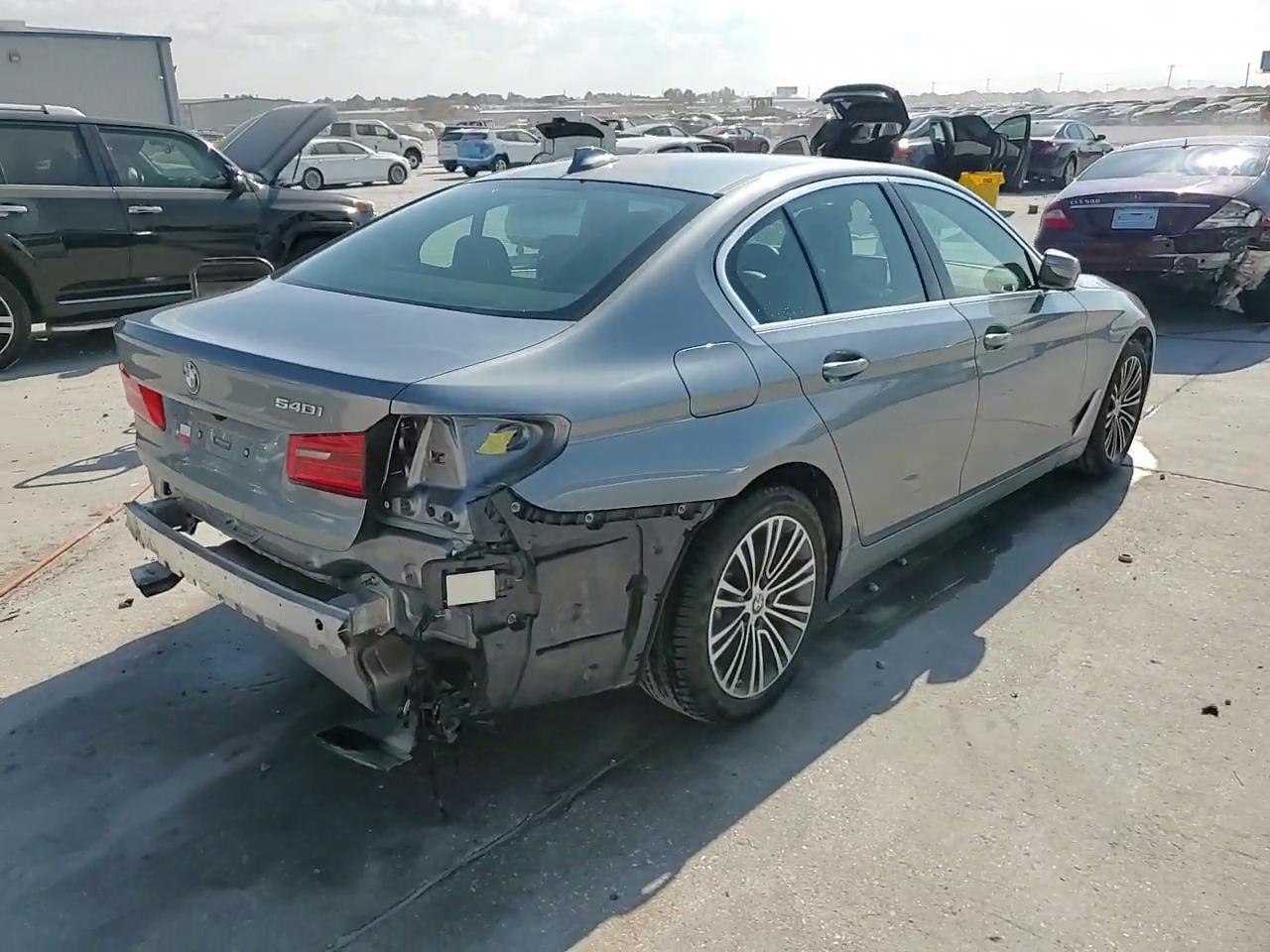 Фото: WBAJE5C52KWW03121