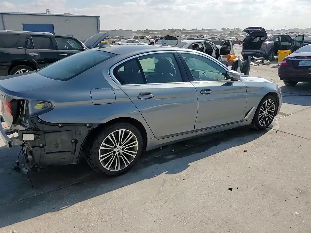 Фото: WBAJE5C52KWW03121