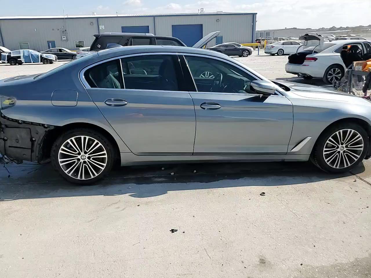 Фото: WBAJE5C52KWW03121