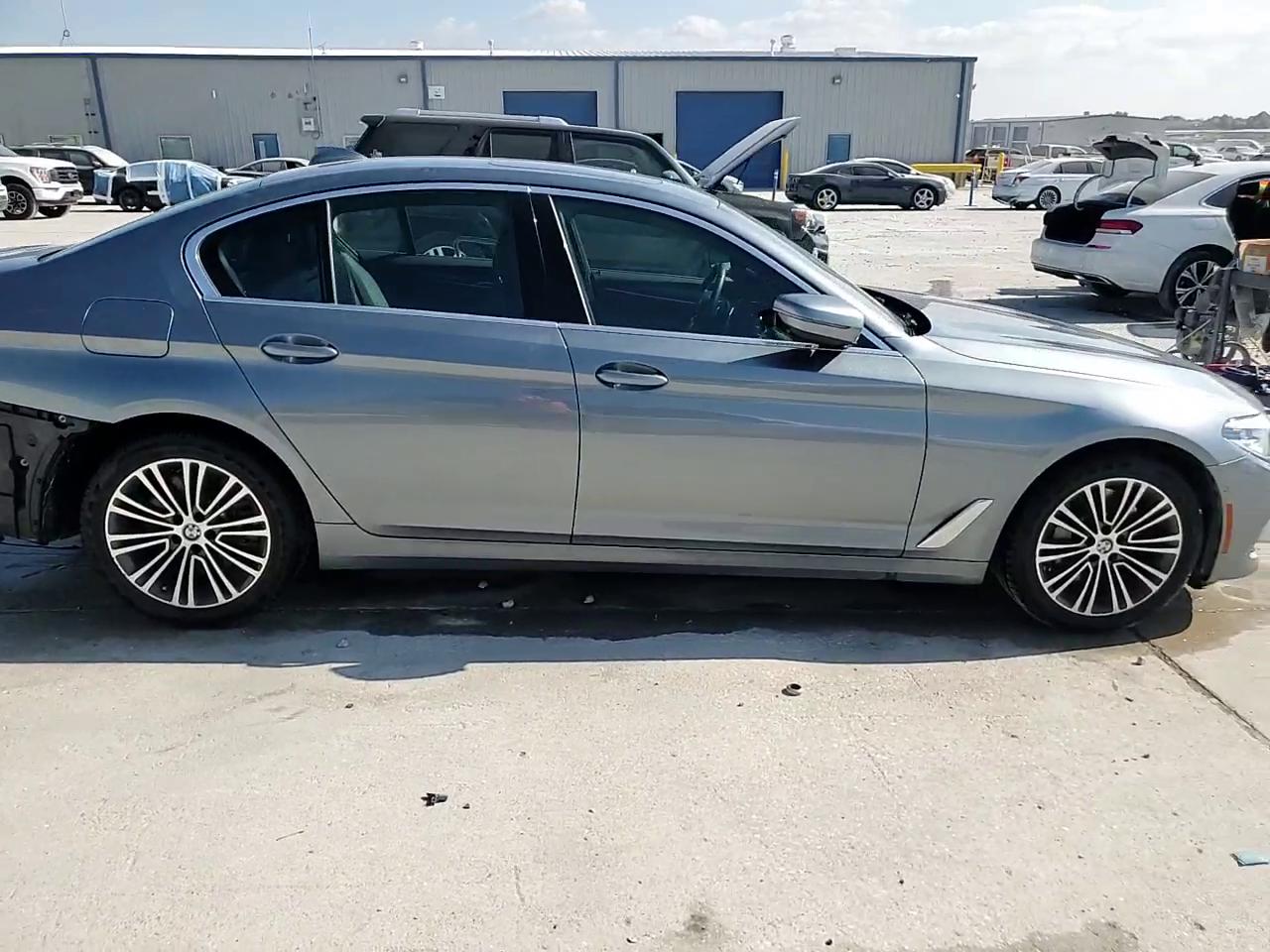 Фото: WBAJE5C52KWW03121