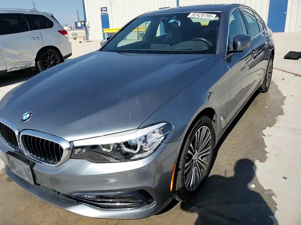 Фото: WBAJE5C52KWW03121