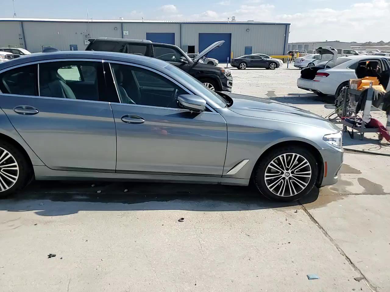 Фото: WBAJE5C52KWW03121