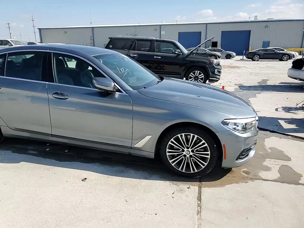 Фото: WBAJE5C52KWW03121