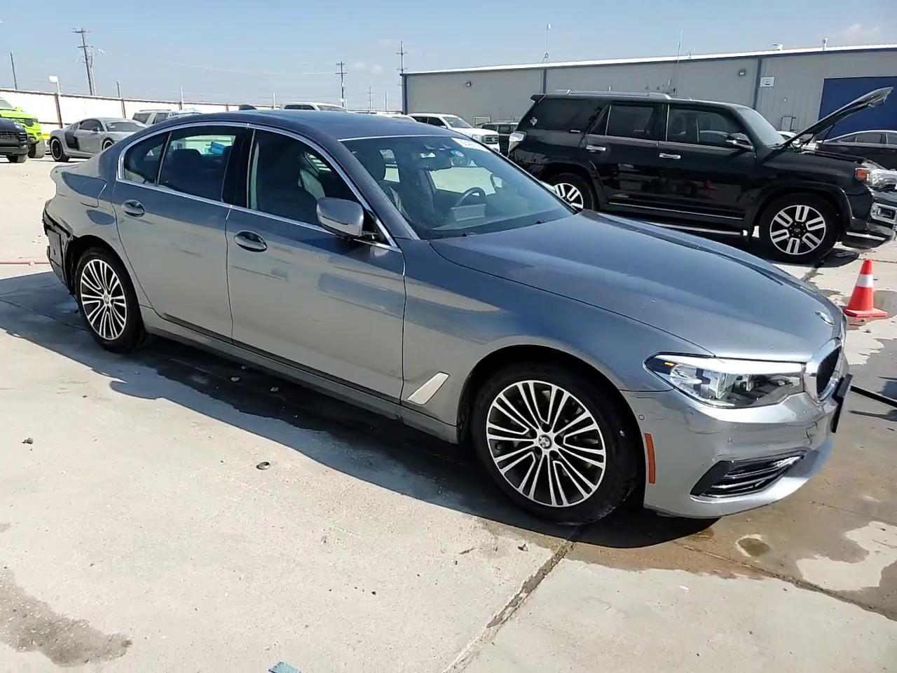 Фото: WBAJE5C52KWW03121