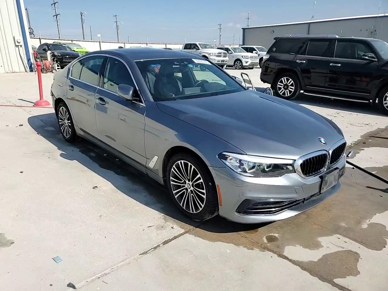 Фото: WBAJE5C52KWW03121