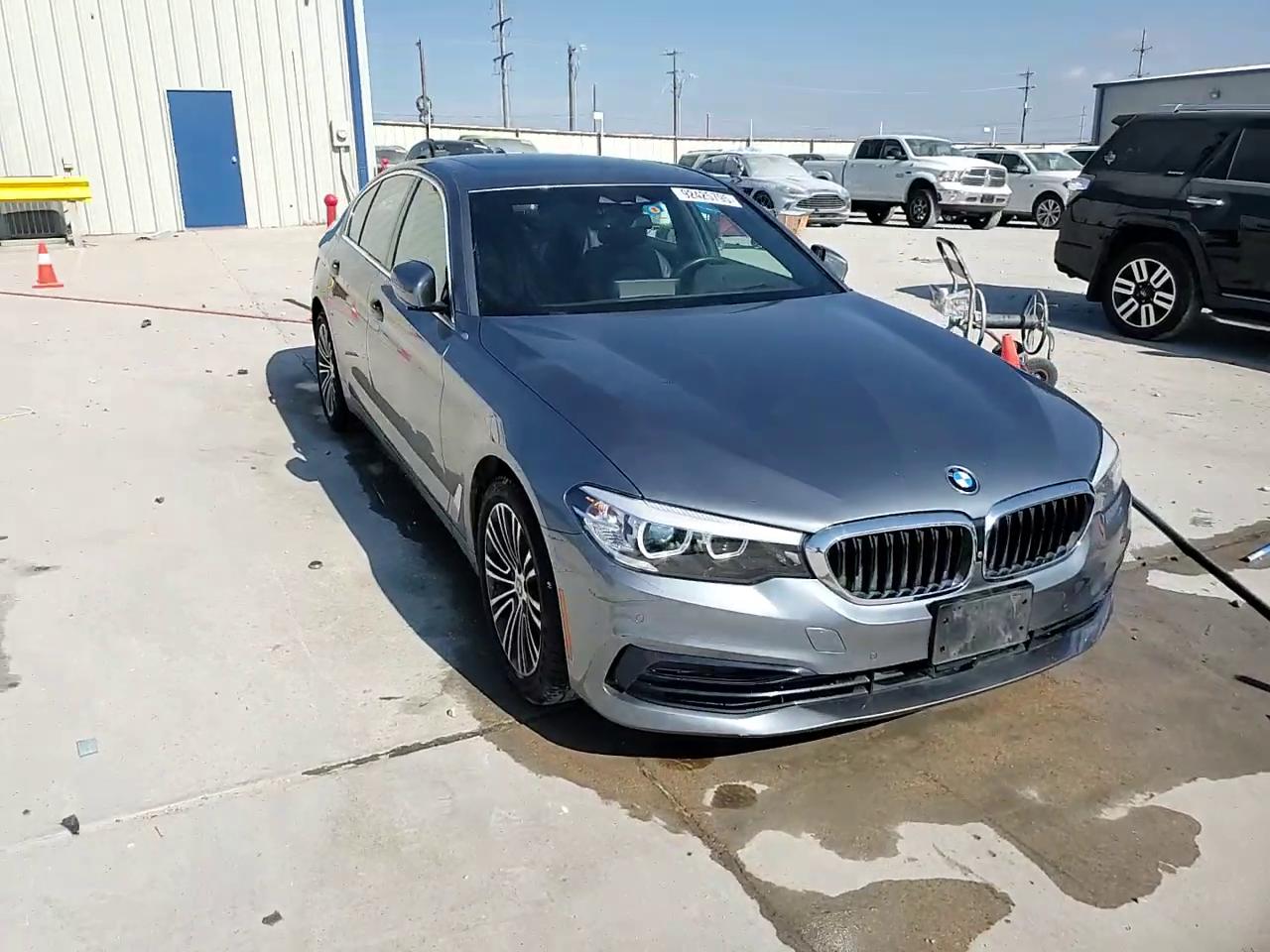 Фото: WBAJE5C52KWW03121