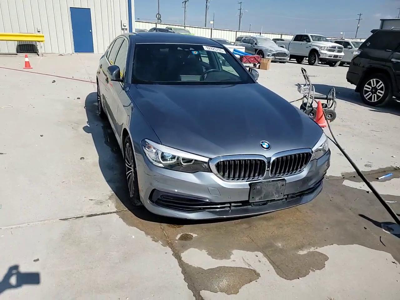 Фото: WBAJE5C52KWW03121