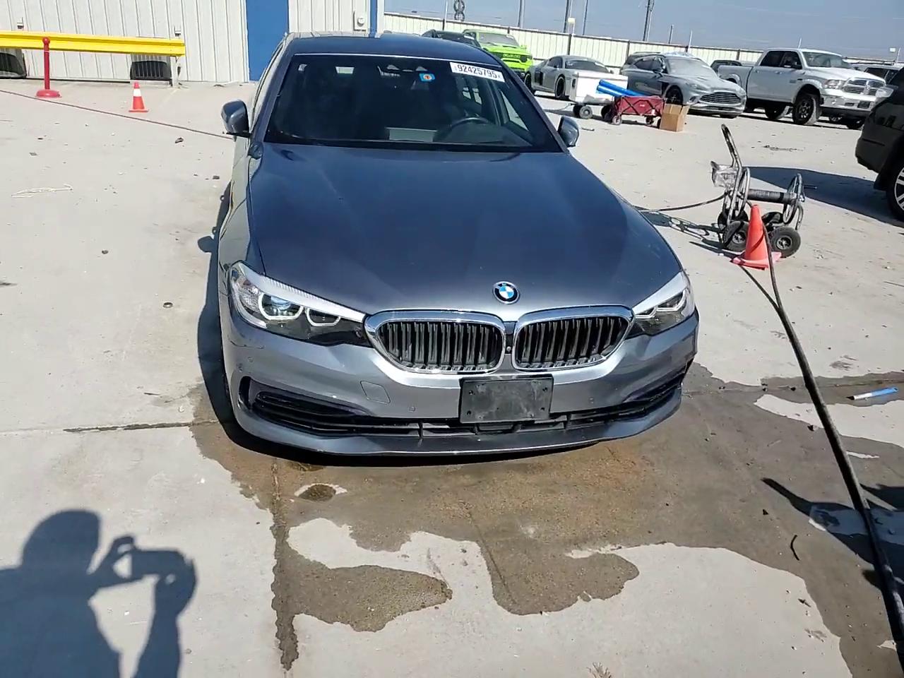 Фото: WBAJE5C52KWW03121