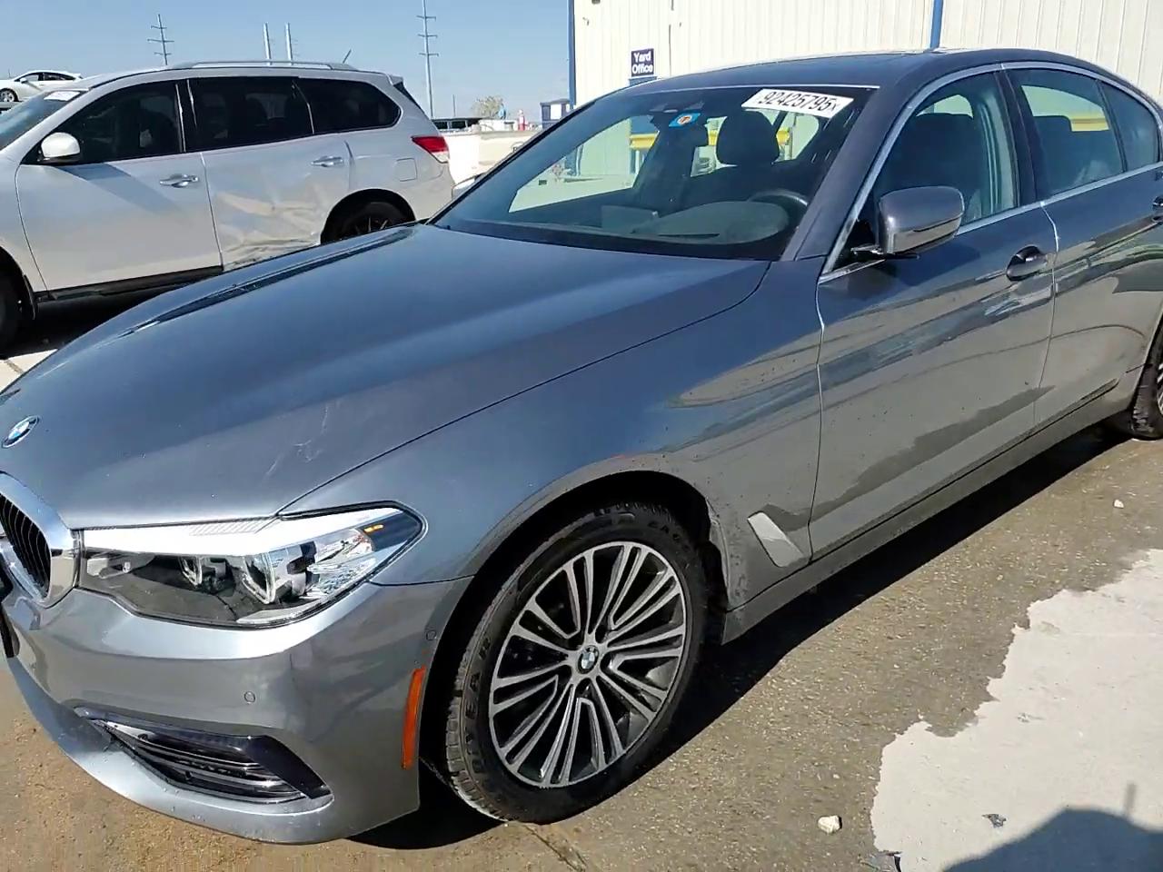 Фото: WBAJE5C52KWW03121