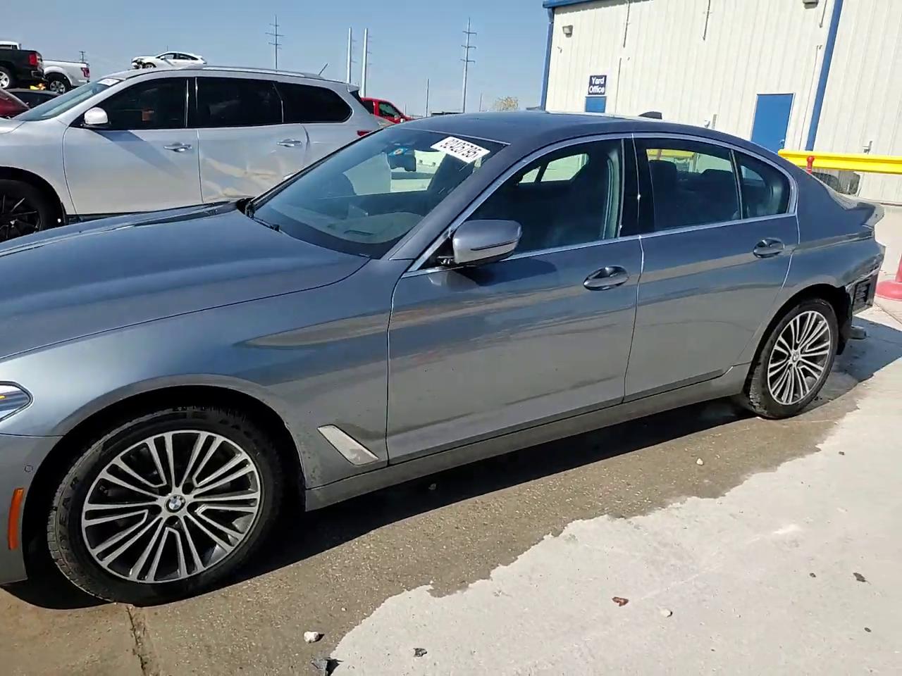 Фото: WBAJE5C52KWW03121