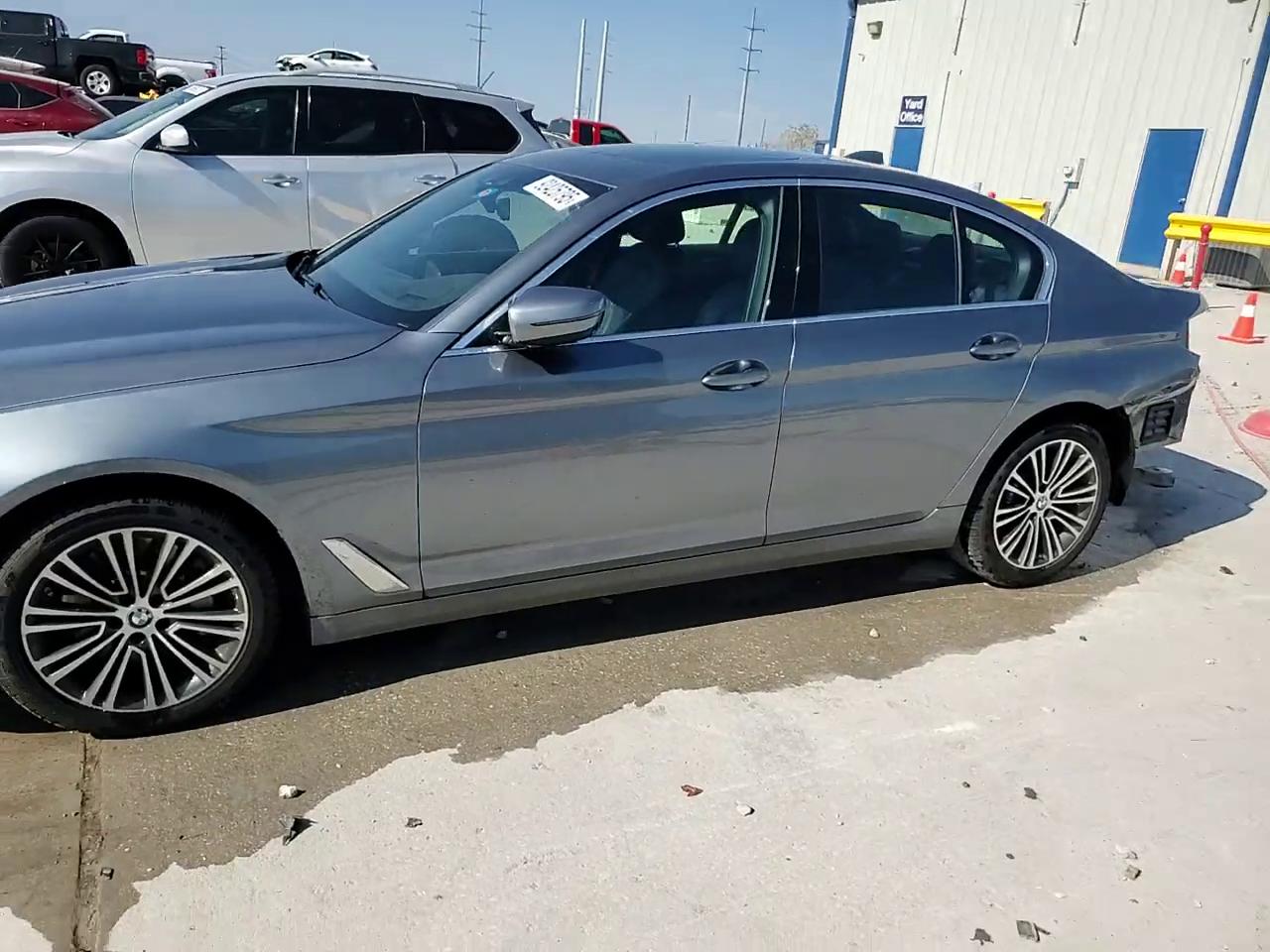 Фото: WBAJE5C52KWW03121