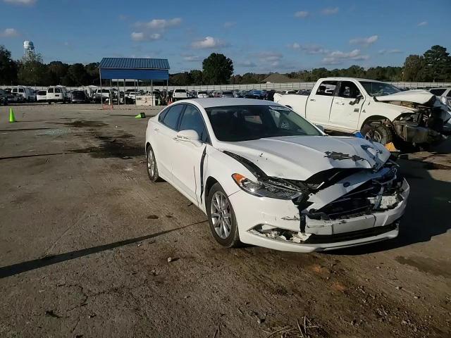 2017 Ford Fusion Se VIN: 3FA6P0HD8HR305423 Lot: 92041485