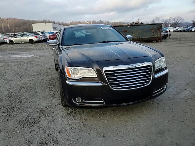 2013 Chrysler 300C VIN: 2C3CCAKT6DH581107 Lot: 93280405