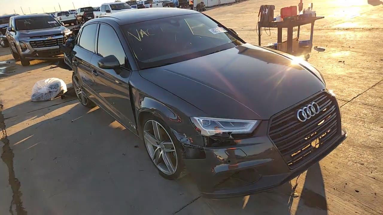 Фото: WAUCUGFFXLA005935