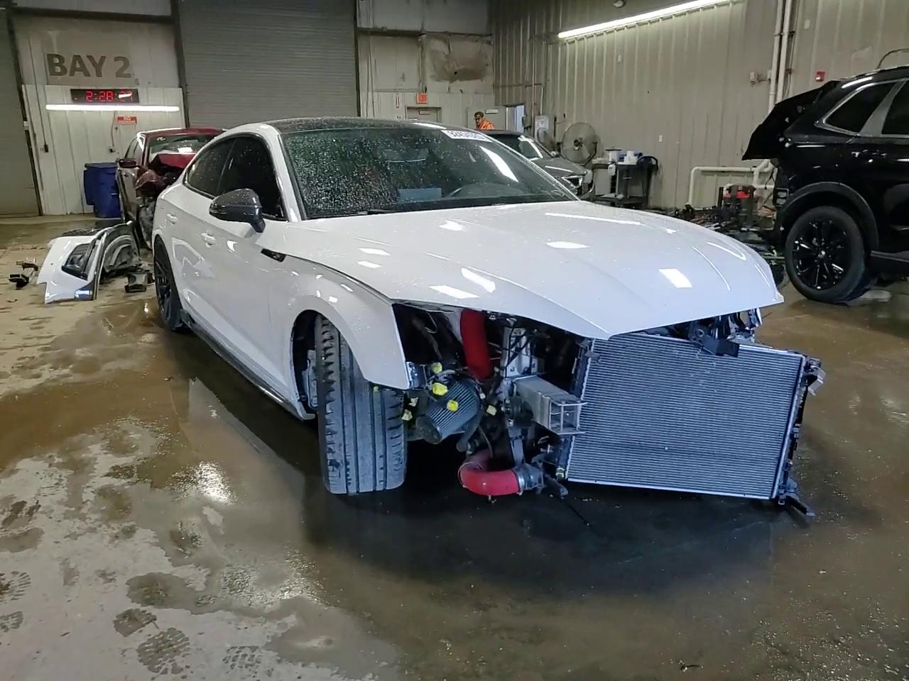 Фото: WAUC4CF52JA027019