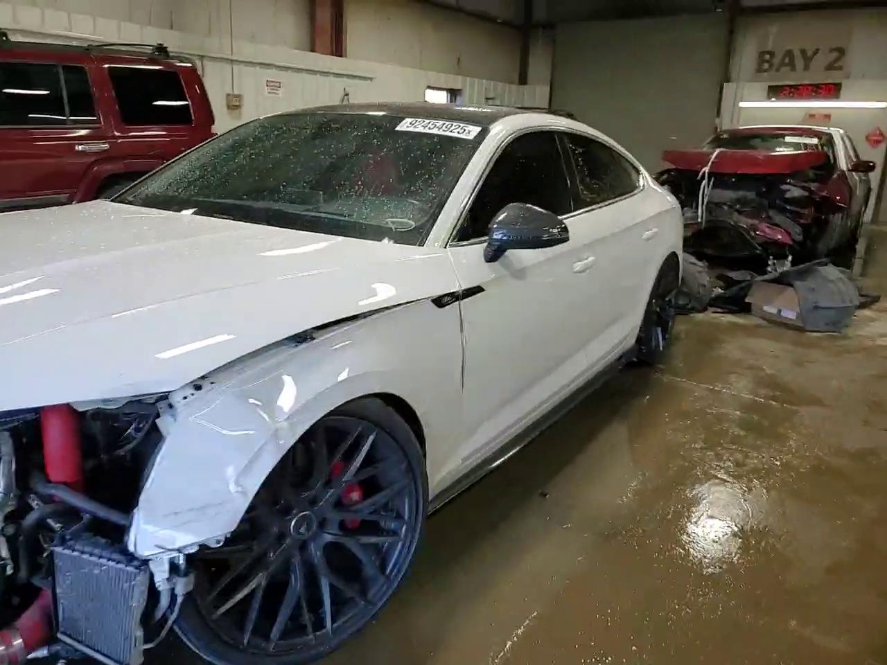 Фото: WAUC4CF52JA027019