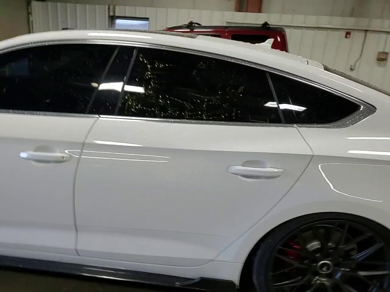 Фото: WAUC4CF52JA027019