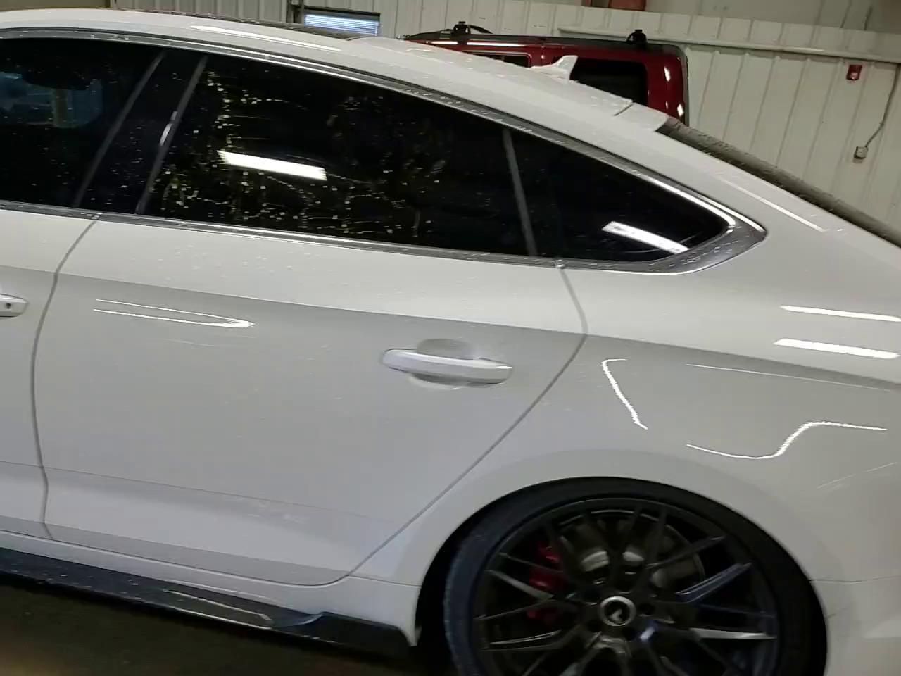 Фото: WAUC4CF52JA027019