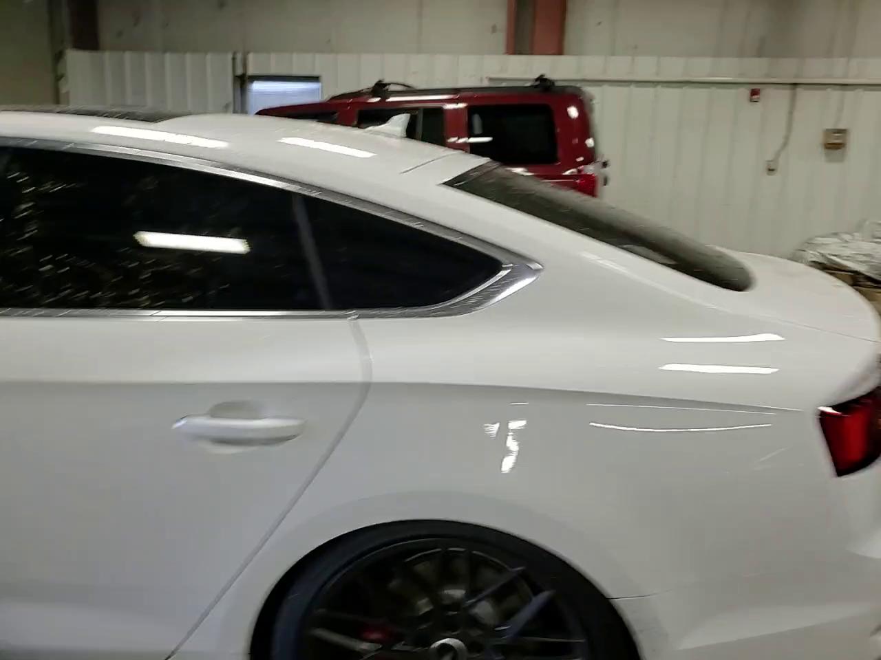 Фото: WAUC4CF52JA027019