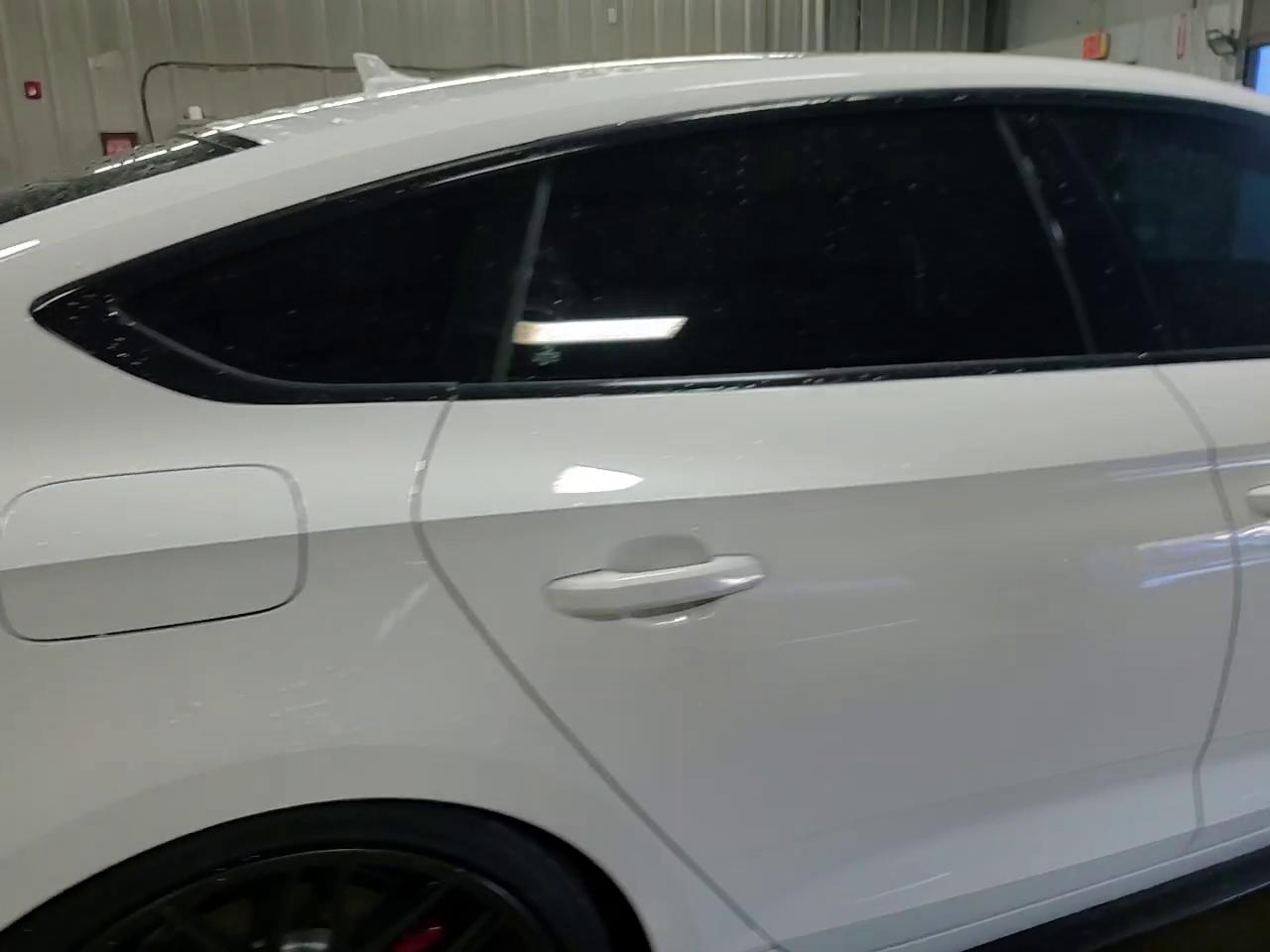 Фото: WAUC4CF52JA027019